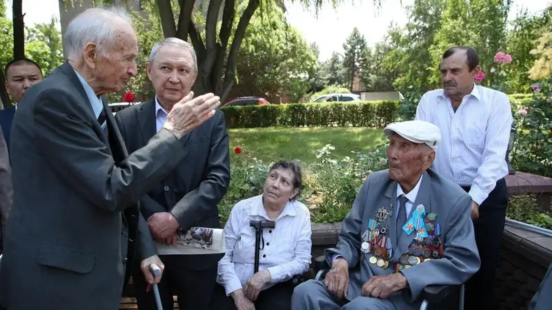 день рождения ветерана, фото - Новости Zakon.kz от 16.06.2024 12:39