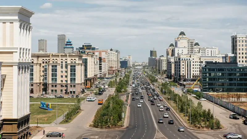 Машины, автомобили, дорога в Астане, транспорт, дорожное движение в Астане, Астана, новостройки, жилые дома, виды города Астаны