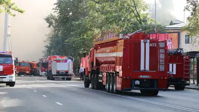 Пожарно-спасательный автомобиль, пожарная машина, пожарный автомобиль