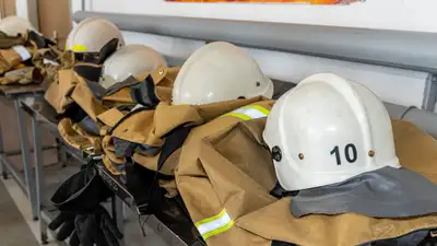 Форма пожарных, пожарная форма, форма сотрудников пожарной службы, пожарные, пожарный