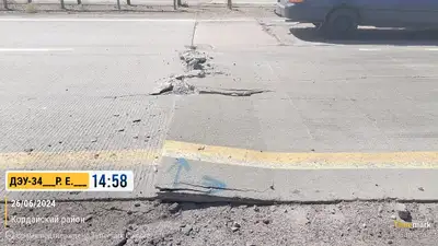 Из-за сильной жары на республиканской трассе Казахстана образовался дефект