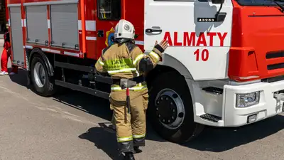 Пожарно-спасательный автомобиль, пожарная машина, пожарный автомобиль, пожарная техника , сурет - Zakon.kz жаңалық 27.09.2024 10:22