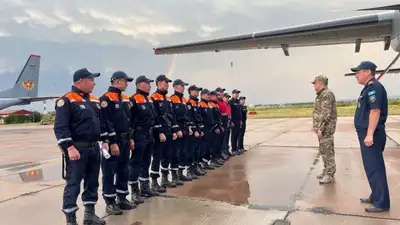 Казахстанские спасатели прибыли в Кыргызстан для транспортировки тел погибших детей