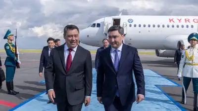 Президент Кыргызстана прилетел на саммит в Астану