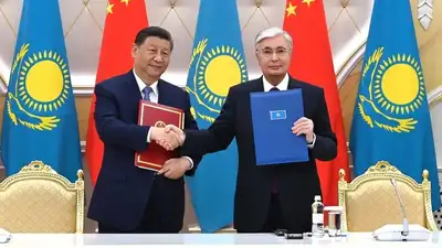 Президент РК Токаев и председатель КНР Си
