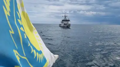 При каких условиях иностарнцев могут взять работать на судно под казахстанским флагом