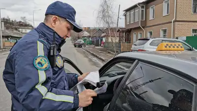 МВД обратилось к водителям, требующих у полицейских документы, фото - Новости Zakon.kz от 10.07.2024 11:42