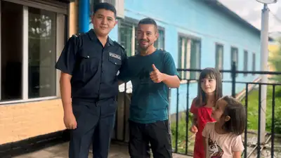Казахи молодцы: как полицейские ВКО помогли путешественникам из Франции