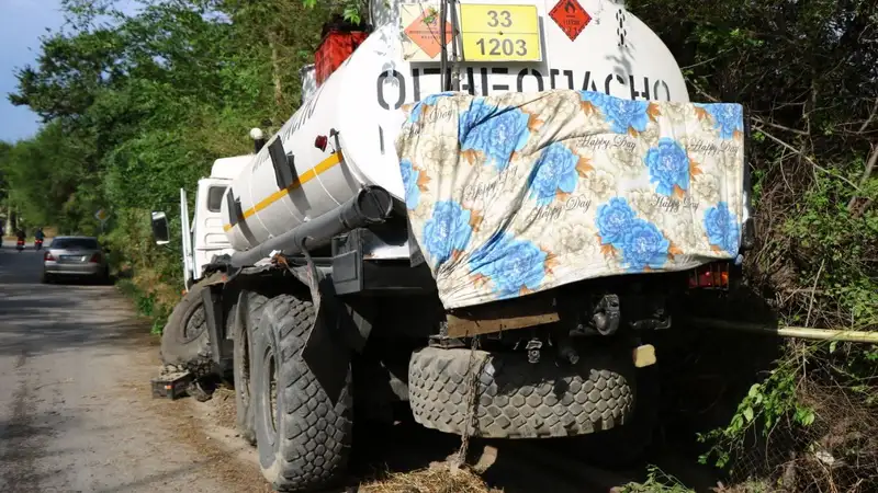 Попал в аварию в Алматинской области, фото — Новости Zakon.kz от 15.07.2024 17:21