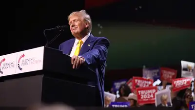 Трамп появился на съезде республиканцев с перевязанным ухом