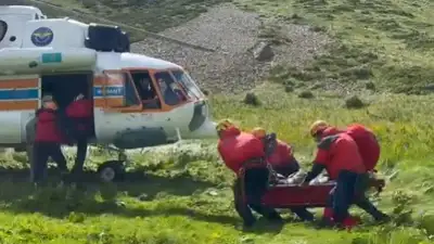 помощь спасателей в алматинских горах, фото - Новости Zakon.kz от 16.07.2024 23:17