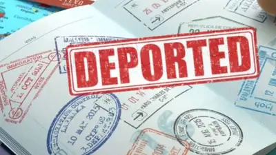 иностранца депортировали за непристойное поведение