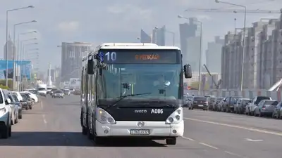 Массовое ДТП с участием автобуса и КАМАЗа произошло в Астане
