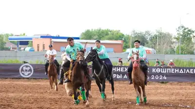 конное шествие 
