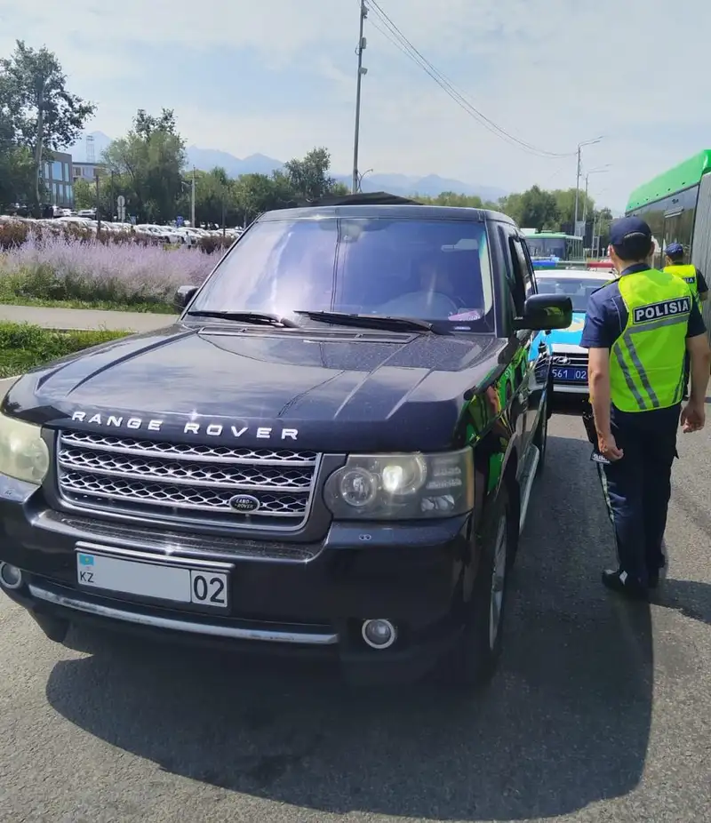 В Алматы на дорогах отлавливают должников по налогу на транспорт, фото - Новости Zakon.kz от 30.07.2024 17:25