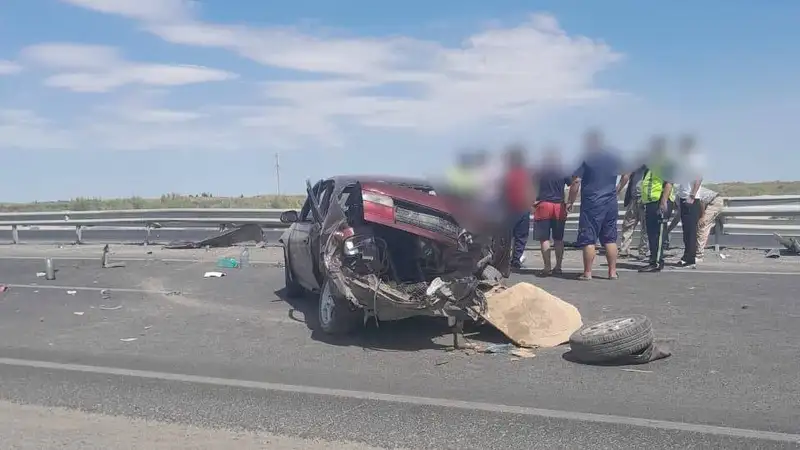 Жуткое ДТП произошло в Кызылординской области, фото - Новости Zakon.kz от 13.08.2024 17:03