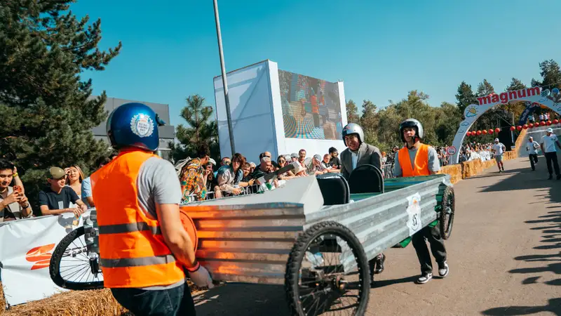 гонка Red Bull Soapbox Race в Алматы, фото — Новости Zakon.kz от 31.08.2024 20:43