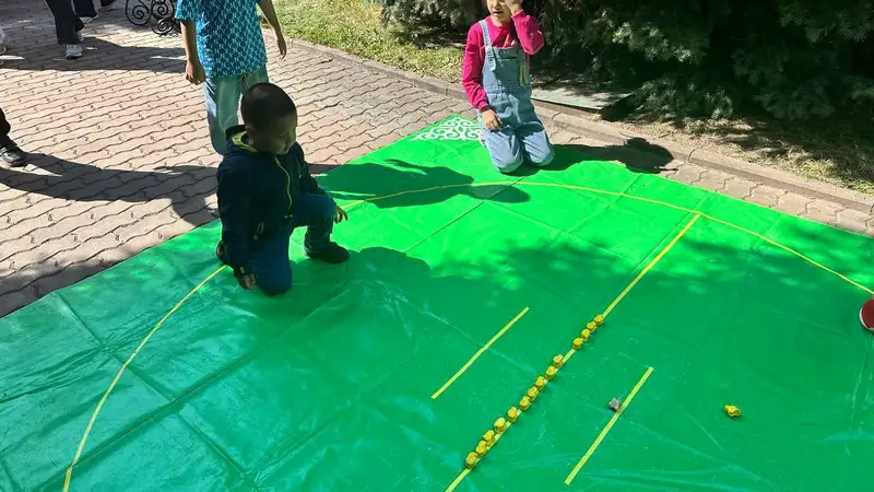 Apple fest в Алматы, яблоки, День города, фото - Новости Zakon.kz от 15.09.2024 16:42