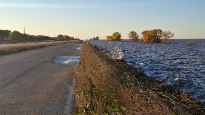 Водная осада в Костанайской области, как власти борются с последствиями паводков, фото - Новости Zakon.kz от 18.09.2024 14:08