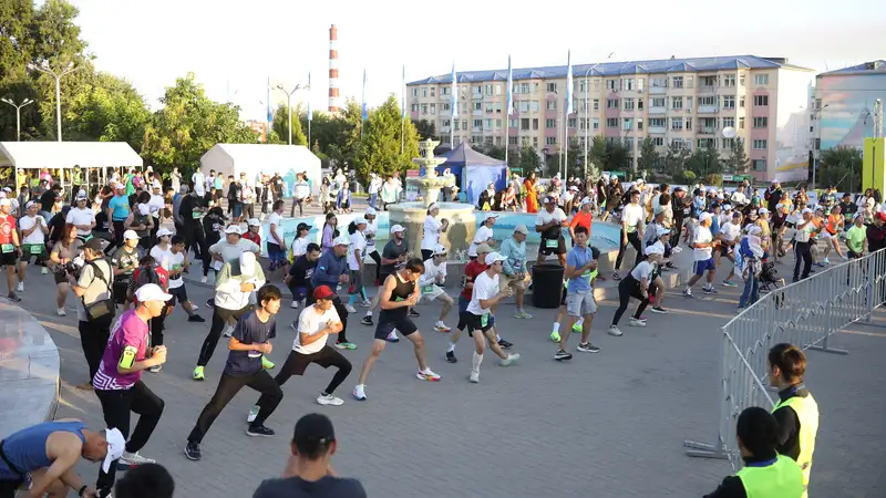 Финальный забег QAZAQ MARATHON в Павлодаре, фото - Новости Zakon.kz от 25.09.2024 18:36