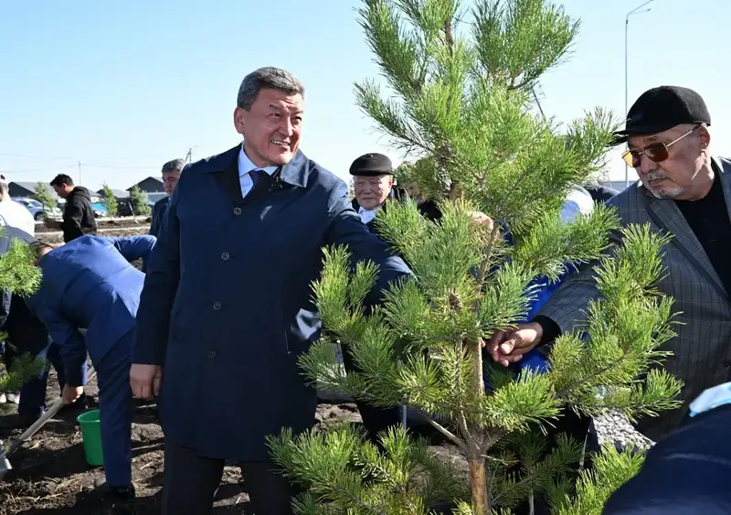 Встретился со старшим поколением региона, фото — Новости Zakon.kz от 01.10.2024 17:10