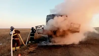 грозовой автомобиль загорелся на трассе 