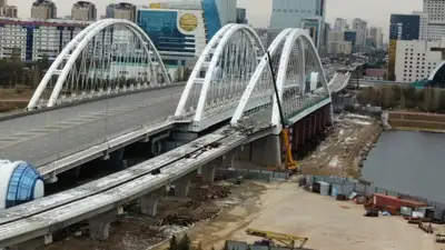 Новый мост в Астане, LRT