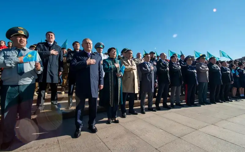 В День Республики по всей области Жетісу прошла патриотическая акция поднятия государственного флага, фото - Новости Zakon.kz от 25.10.2024 16:28