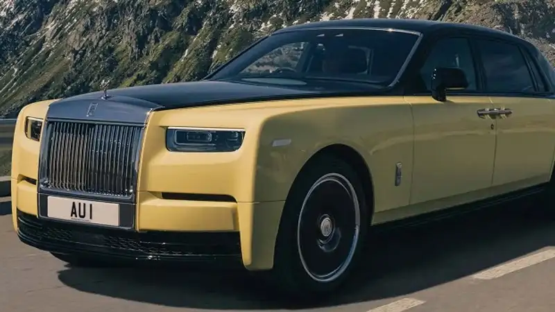 Авто с золотым слитком в салоне выпустила Rolls-Royce