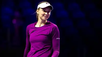 Рыбакина бьется за шанс выйти в плей-офф Итогового турнира WTA: казахстанка выиграла первый сет 