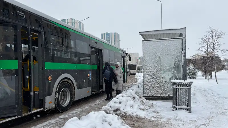 В Астане столкнулись два переполненных автобуса