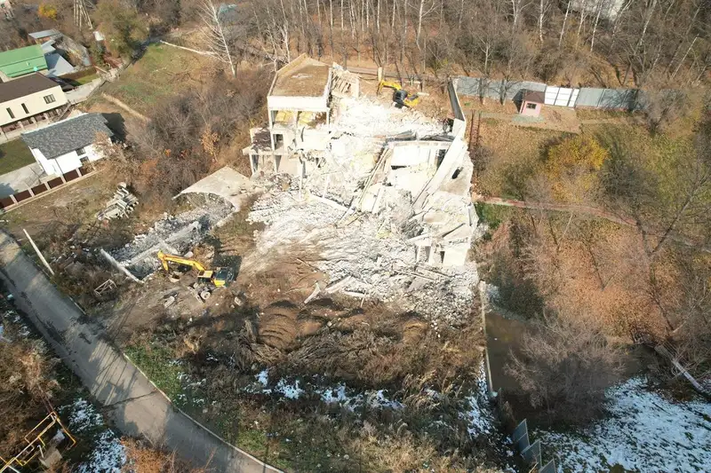 В Алматы сносят дом в предгорьях, фото — Новости Zakon.kz от 12.11.2024 16:48