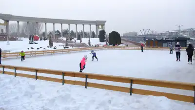 Где бесплатно покататься на коньках в Алматы