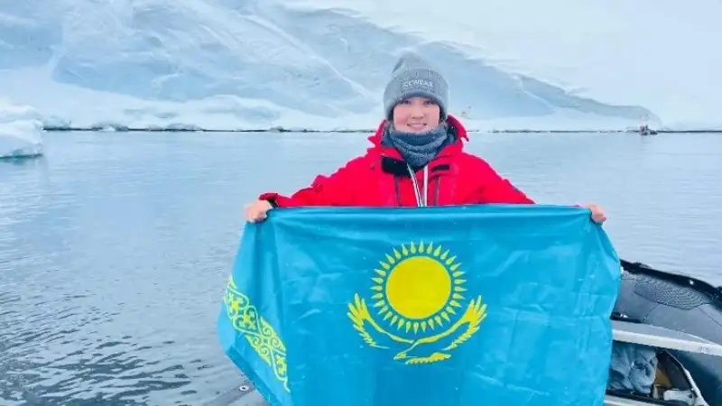 Анель Сытдыкова стала первой казахстанкой, проплывшей воды Антарктиды