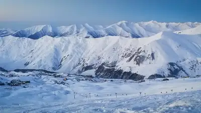 на горнолыжной базе в Грузии погибли 12 человек, фото - Новости Zakon.kz от 15.12.2024 01:47