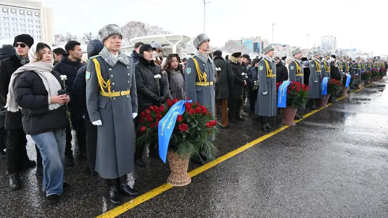 Алматы, День Независимости, возложение цветов, фото - Новости Zakon.kz от 16.12.2024 11:57