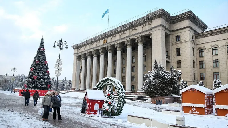 Праздничный Алматы: 800 млн тенге на новогоднее волшебство и новые елки