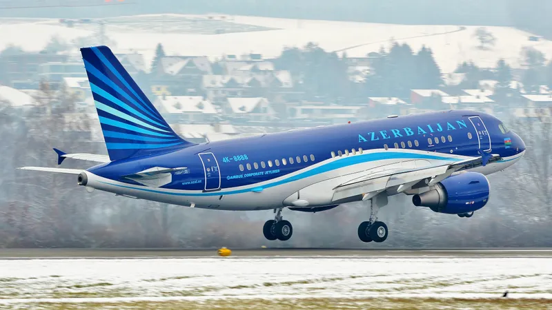 Потерпевший крушение в Актау самолет принадлежит Azerbaijan Airlines