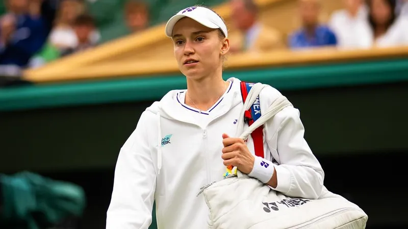 Рыбакина прибыла в Мельбурн для участия в Australian Open и провела тренировку с чемпионом Almaty Open