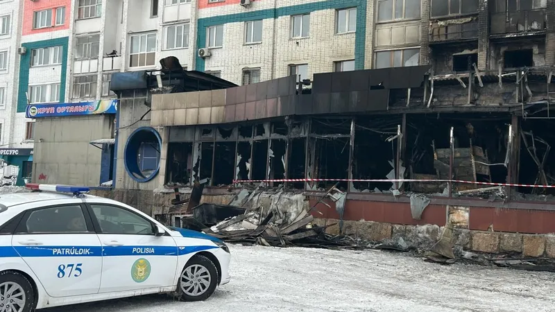 В Петропавловске пострадавшие от огня в торговом доме "Рахат" рассказали, что происходило в горящем здании в момент пожара, фото - Новости Zakon.kz от 10.01.2025 16:42