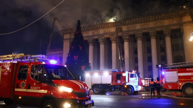 Пожар в здании КБТУ в Алматы локализовали