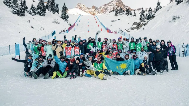 Юниоры Казахстана завоевали историческую победу на чемпионате мира по фристайлу в Алматы